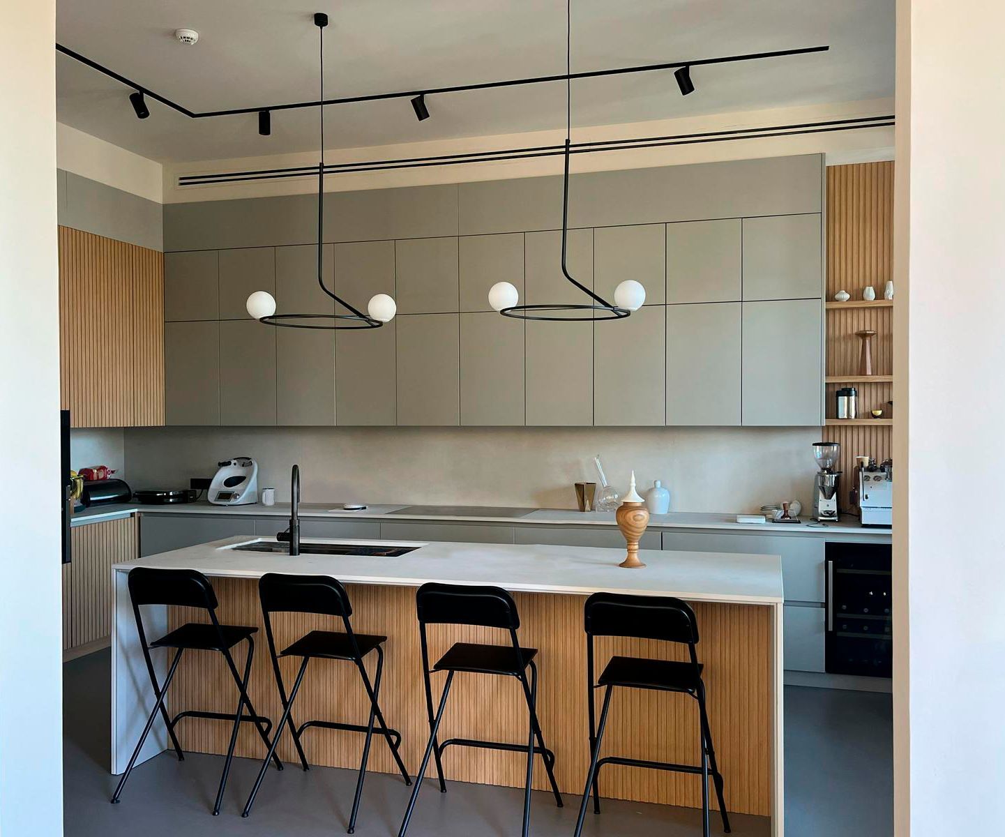 Illustration for Svitanok project